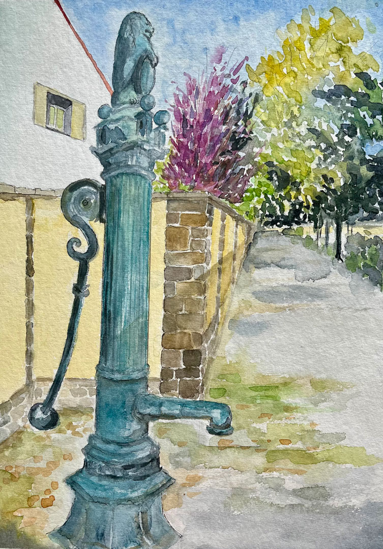 Die alte Wasserpumpe in der Gräfestraße, schräg gegenüber der Kirche. © Regina Stamm